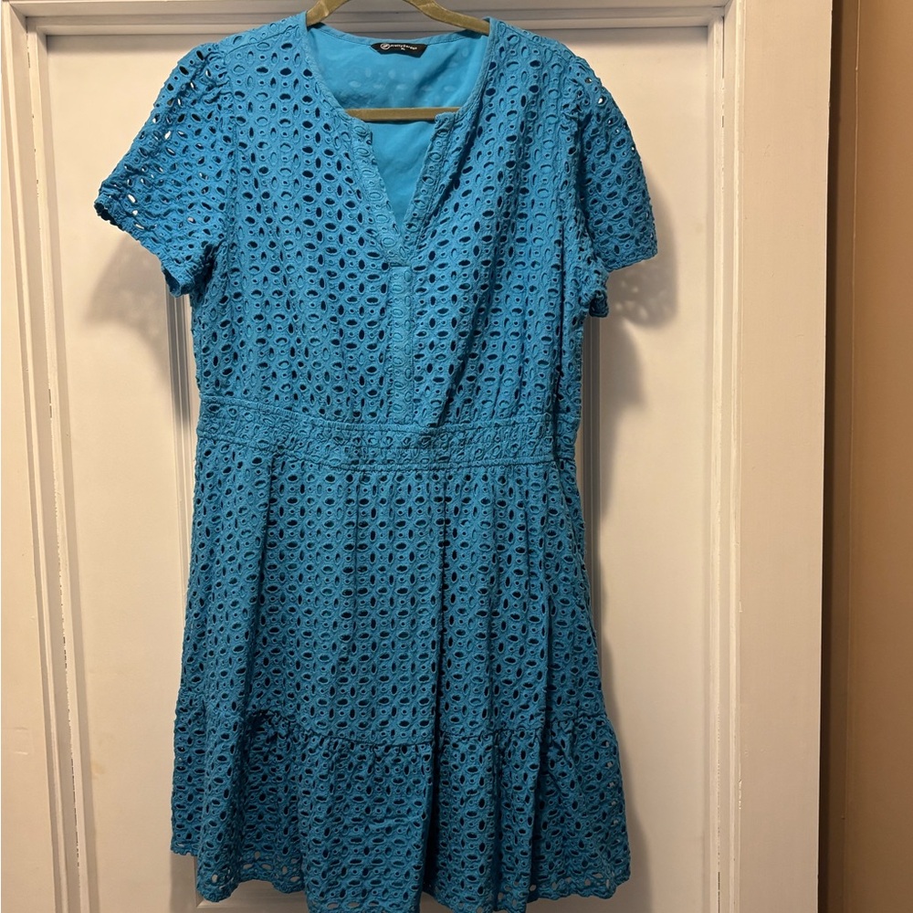Crown & Ivy Blue Eyelet Short Sleeve Dress Size L